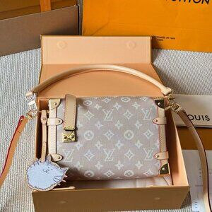Classic Louis Vuitton Bag: A Stylish and Versatile Choice for Elegance